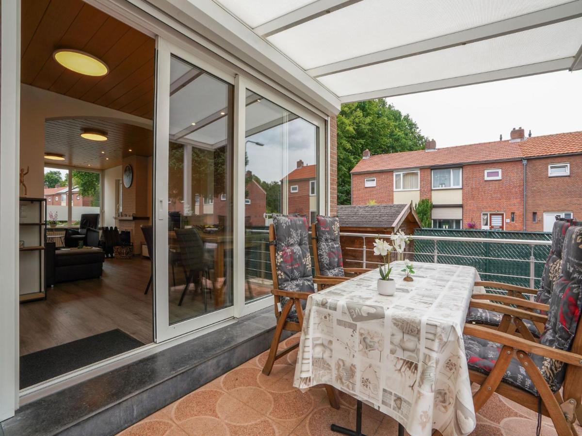 Villa Terraced House In Kerkrade With A Garden Exterior foto
