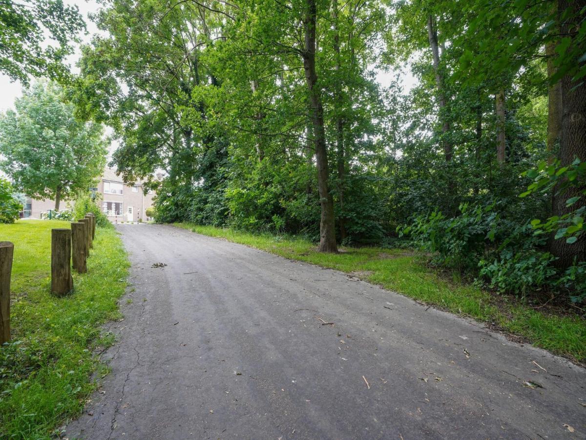 Villa Terraced House In Kerkrade With A Garden Exterior foto