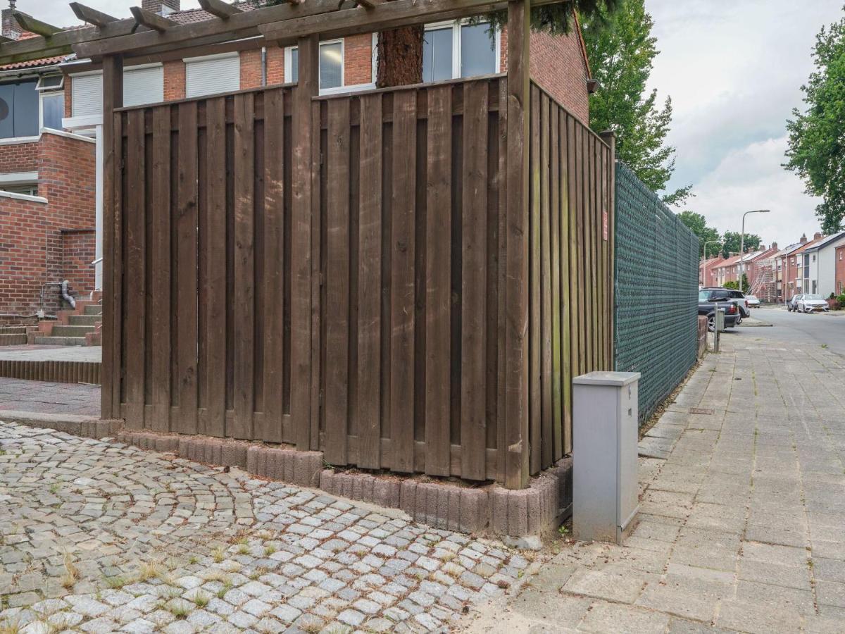Villa Terraced House In Kerkrade With A Garden Exterior foto